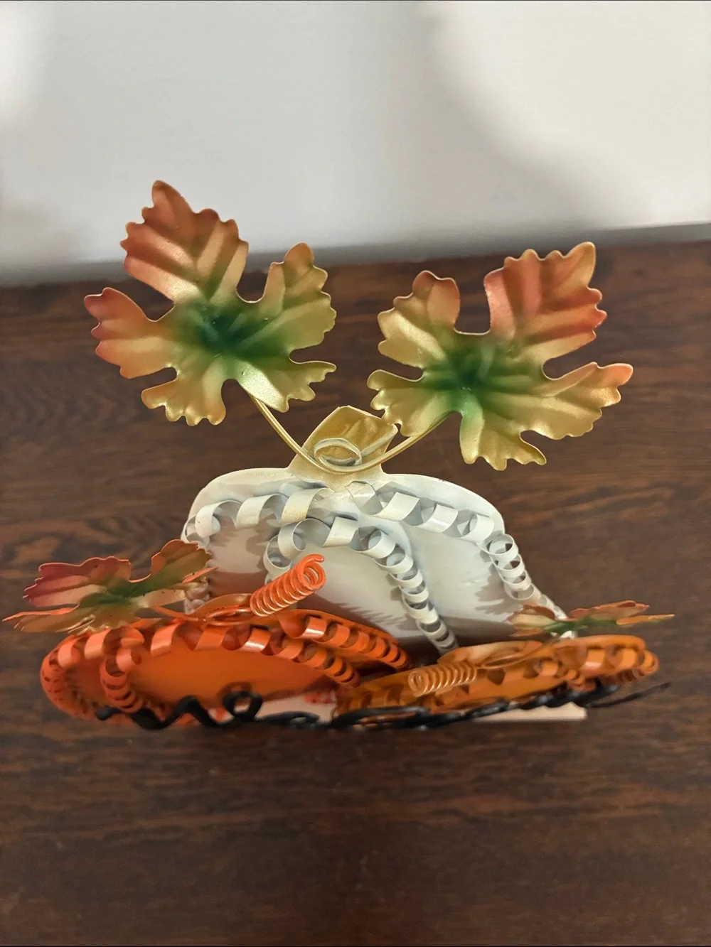 NWT- Beautiful Metal Fall Pumpkins Trio Welcome Decoration Sign w/ Wood Base 🍁